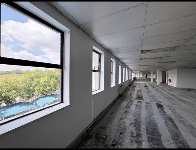 750M² OFFICE TO LET IN RANDJESPARK